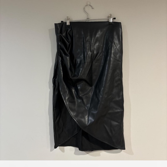 Black Faux Leather Draped Wrap Midi Skirt Size Medium - Picture 3 of 9